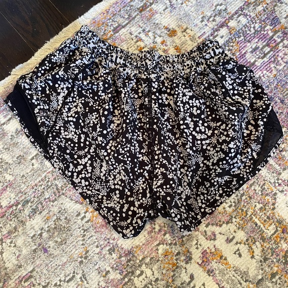 Polka dotted hotty hot shorts - Picture 2 of 4